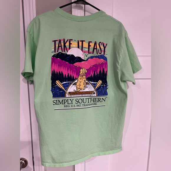 Simply Southern T-shirt. Large. Light green. - Picture 1 of 5